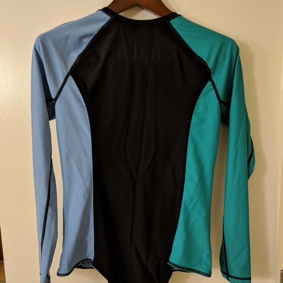 Volcom RashGuard Swimsuit - Picture 5 of 5